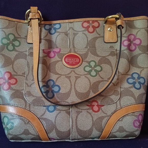 Coach Handbags - Coach Peyton Clover Bag